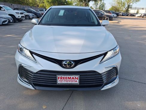 Used 2024 Toyota Camry XLE FWD image 9