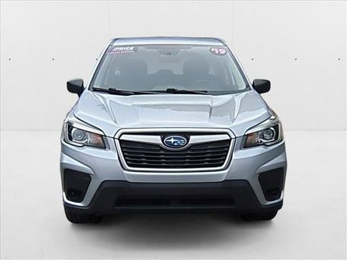 Used 2019 Subaru Forester image 2