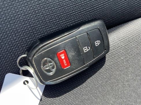 Used 2026 Toyota Corolla Cross LE AWD/4WD image 13