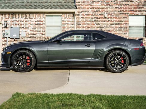 Used 2015 Chevrolet Camaro SS w/ SS Performance Package RWD image 3