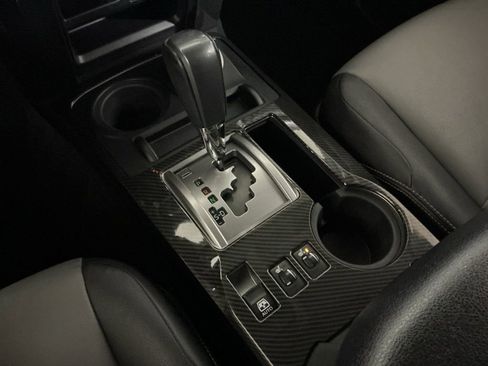 Used 2016 Toyota 4Runner SR5 Premium image 13