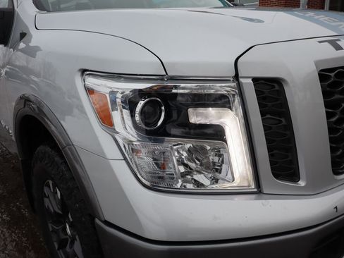 Used 2018 Nissan Titan PRO-4X image 5