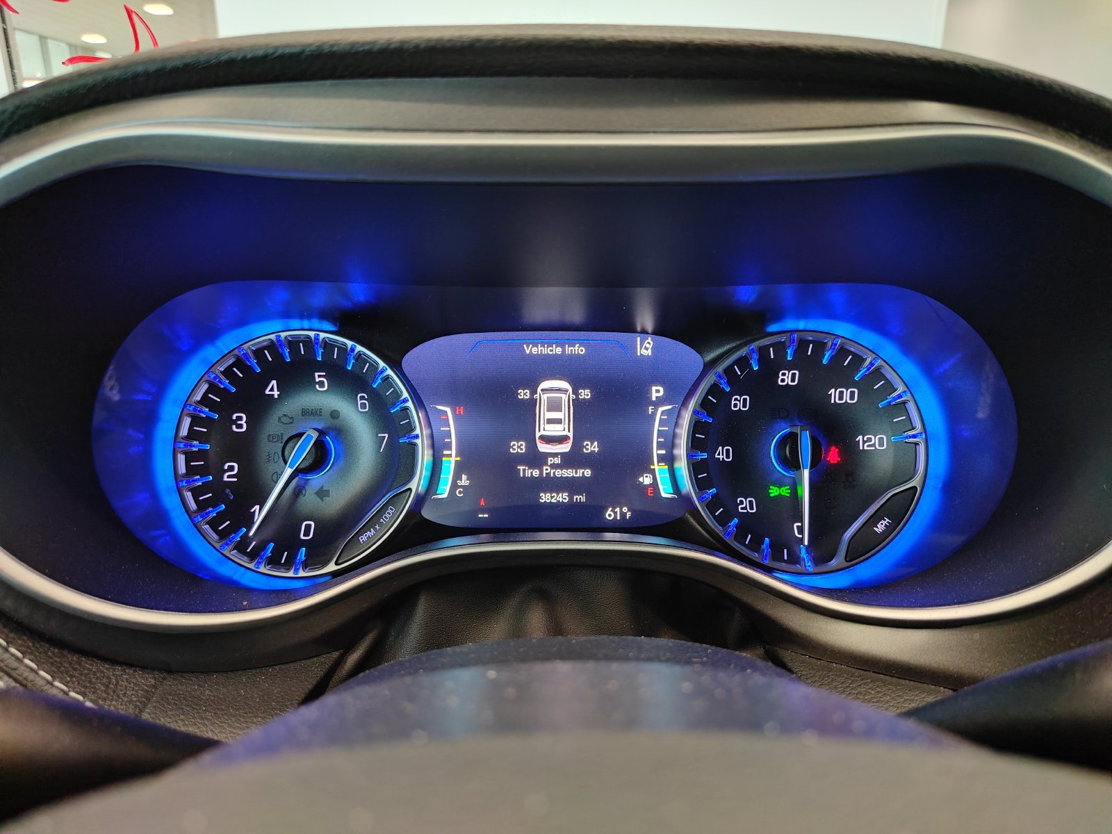 Used 2025 Chrysler Pacifica Select FWD image 16
