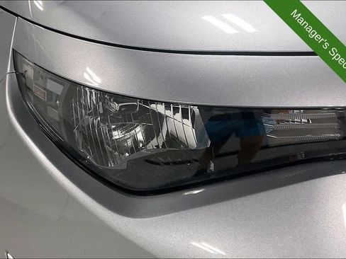 Used 2025 Kia Soul LX w/ LX Technology Package FWD image 34