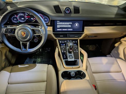 Certified 2023 Porsche Cayenne Coupe image 7