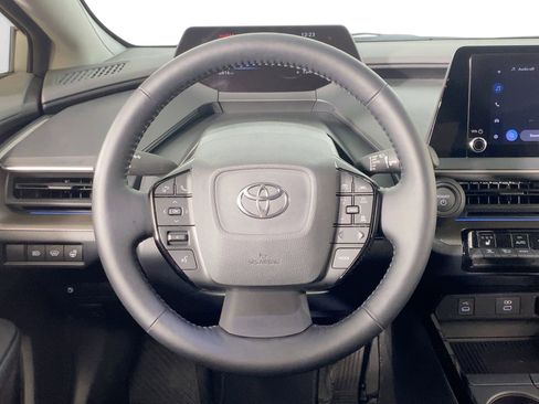 Used 2025 Toyota Prius XLE image 16