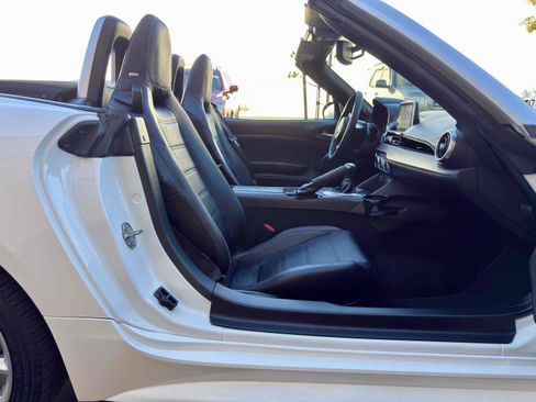 Used 2017 FIAT 124 Spider Lusso image 59