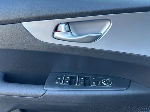 Used 2023 Kia Forte LXS image 11