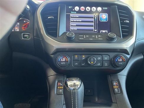 Used 2017 GMC Acadia Denali w/ Technology Package AWD/4WD image 25