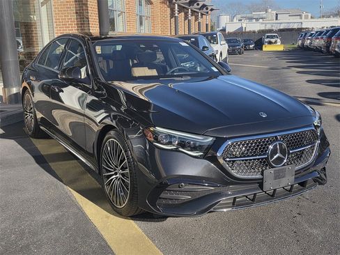 Certified 2025 Mercedes-Benz E 350 4MATIC Sedan image 7