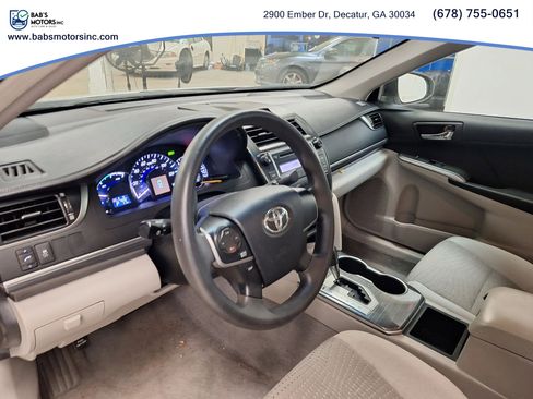 Used 2012 Toyota Camry LE image 17