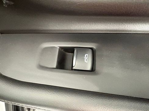 Used 2023 Chevrolet Suburban Premier RWD image 45