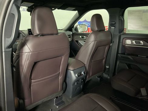 New 2026 Ford Explorer Platinum image 15
