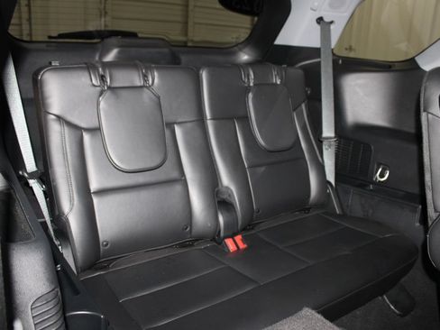 Used 2023 Ford Explorer Limited w/ Limited Technology Package RWD image 34