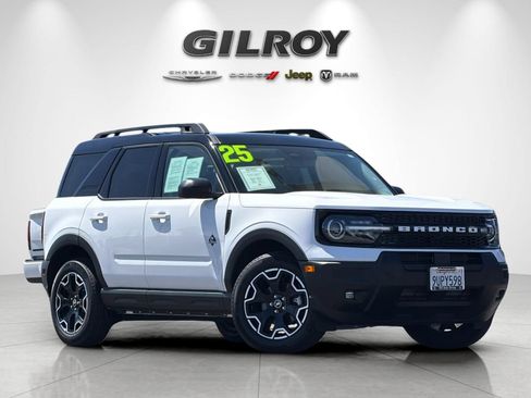 Used 2025 Ford Bronco Sport Outer Banks AWD/4WD image 2