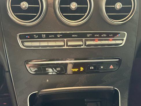 Used 2022 Mercedes-Benz GLC 300 image 6