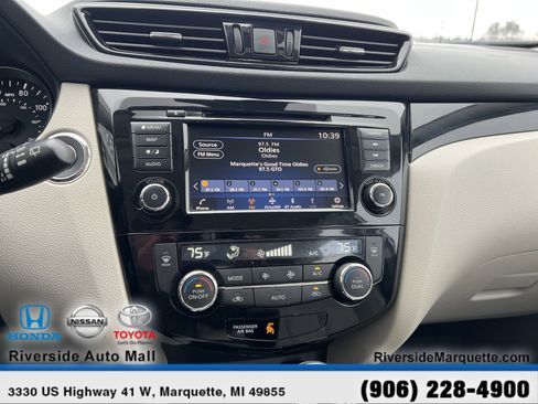 Used 2022 Nissan Rogue Sport SL AWD/4WD image 17