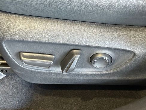 Used 2025 Toyota Grand Highlander FWD image 20