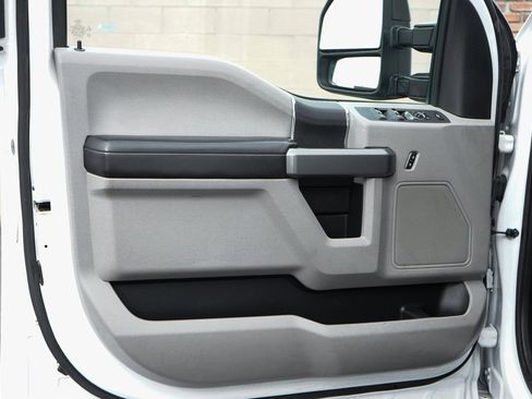 Used 2017 Ford F550 4x4 Crew Cab Super Duty image 17