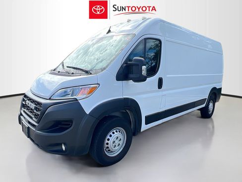 Used 2025 RAM ProMaster 2500 w/ Convenience Group image 9
