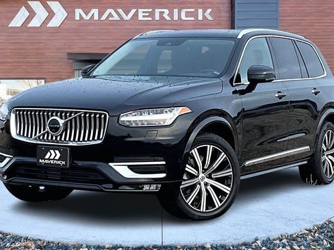 Used 2022 Volvo XC90 T6 Inscription w/ Climate Package image 3