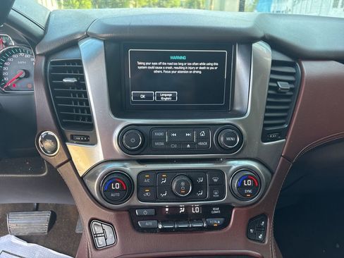 Used 2017 Chevrolet Suburban Premier AWD/4WD image 18