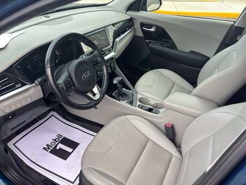 Used 2020 Kia Niro EX Premium image 10