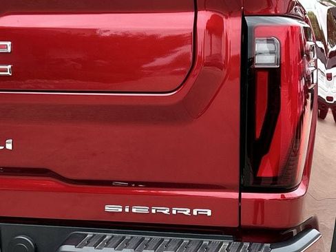 Used 2024 GMC Sierra 2500 Denali w/ Denali Reserve Package AWD/4WD image 8
