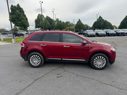 Used 2013 Lincoln MKX AWD image 6