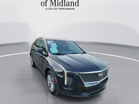 Used 2024 Cadillac XT4 Premium Luxury image 1