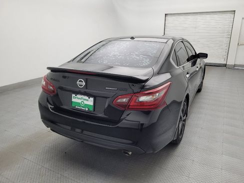 Used 2018 Nissan Altima 2.5 SR w/ SR Midnight Edition FWD image 7