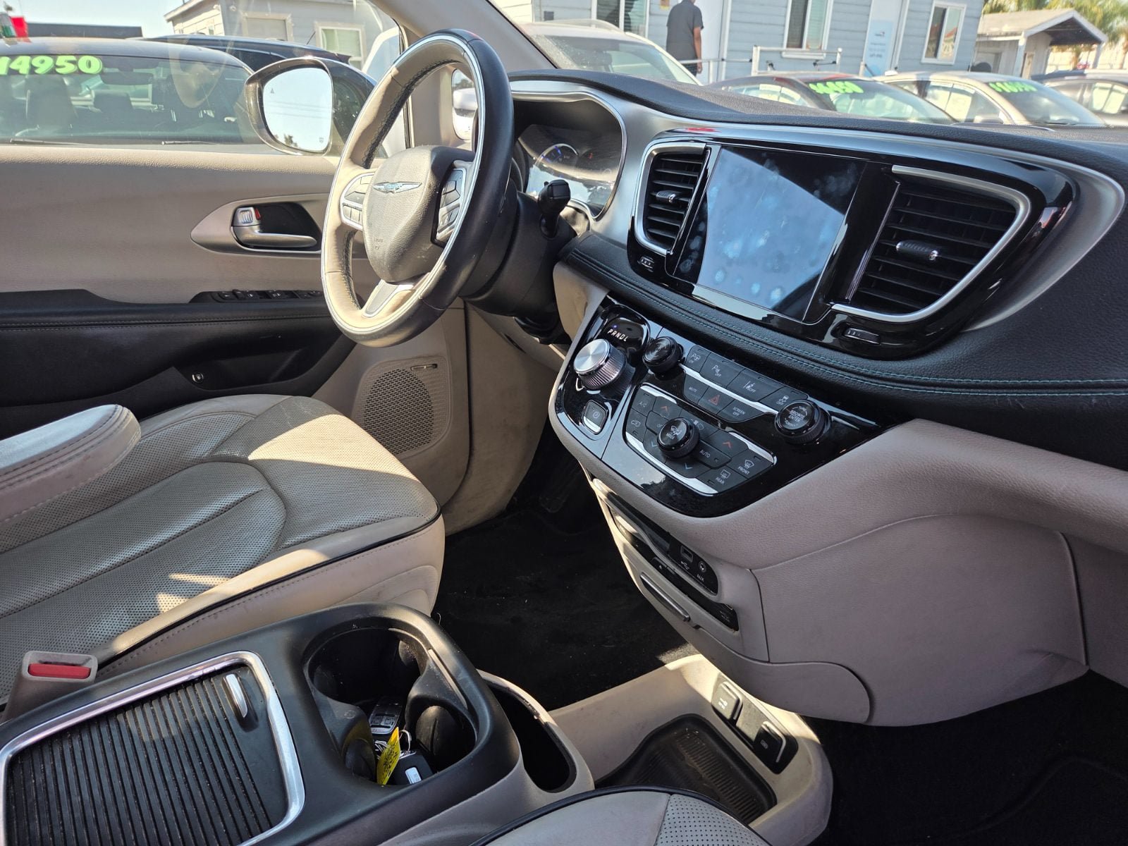 Used 2018 Chrysler Pacifica Limited w/ Advanced Safetytec Group FWD image 13