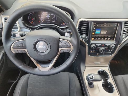 Used 2014 Jeep Grand Cherokee Laredo w/ Security & Convenience Group image 11