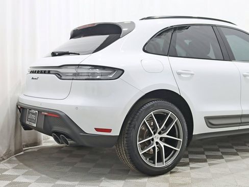 Used 2023 Porsche Macan Turbo image 9