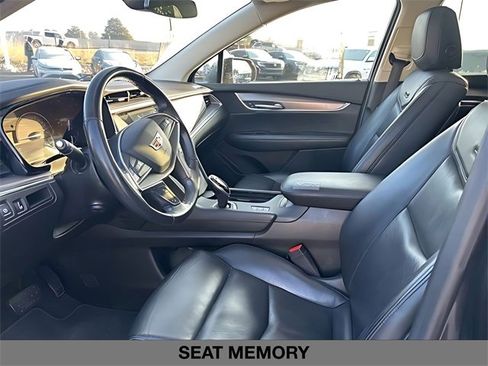 Used 2019 Cadillac XT5 Premium Luxury w/ LPO, Black Ice Package image 18