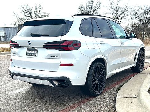 New 2026 BMW X5 xDrive40i w/ M Sport Package AWD/4WD image 8