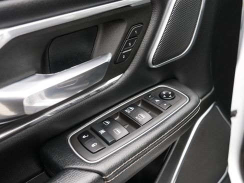 Used 2021 RAM 1500 Laramie image 19