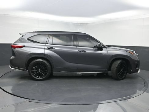 Used 2023 Toyota Highlander XSE FWD image 44