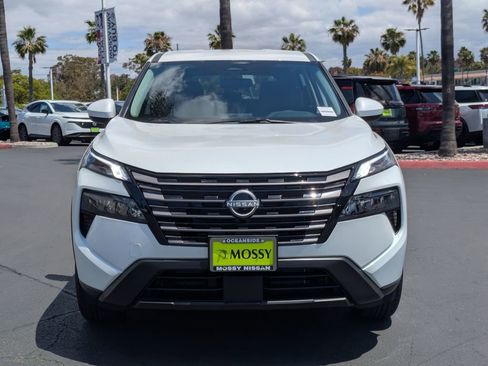 New 2026 Nissan Rogue SV w/ Cold Weather Package FWD image 4