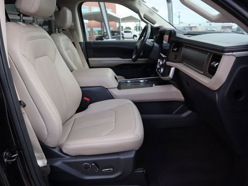 Used 2024 Ford Expedition Max Limited image 13