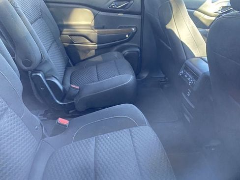 Used 2018 GMC Acadia SLE w/ Driver Alert Package I FWD image 8