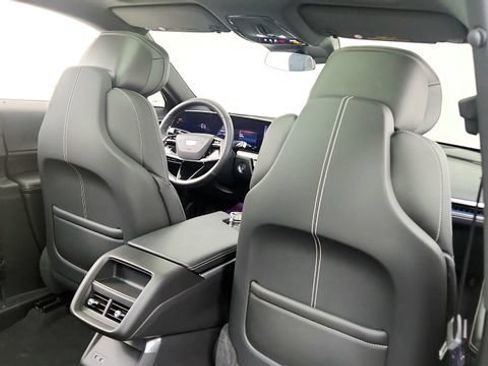 Used 2024 Cadillac Lyriq Luxury AWD/4WD image 40