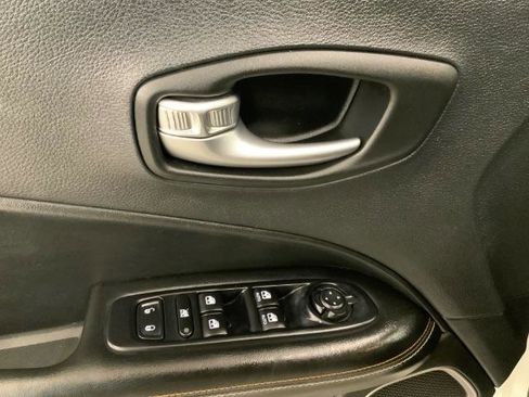 Used 2019 Jeep Compass Latitude w/ Popular Equipment Group image 28