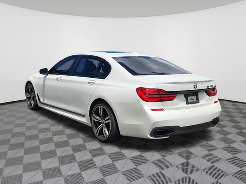 Used 2018 BMW 750i RWD image 3
