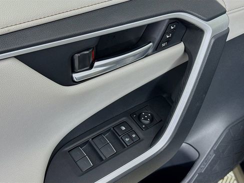 Used 2024 Toyota RAV4 Limited image 18