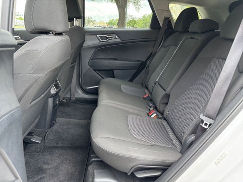 Used 2025 Kia Sportage LX FWD image 21