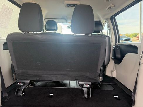 Used 2018 Dodge Grand Caravan SE w/ UConnect Hands-Free Group FWD image 34