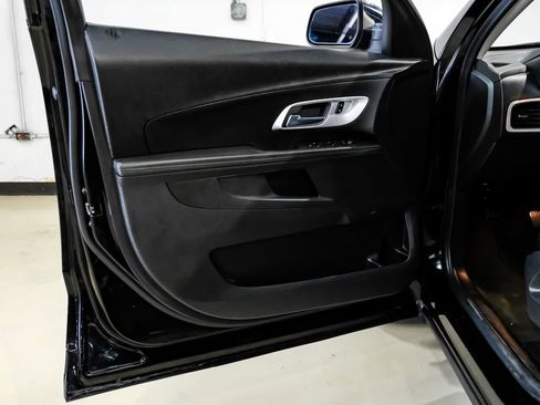 Used 2017 Chevrolet Equinox Premier w/ Enhanced Convenience Package image 38