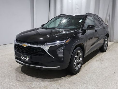 Used 2024 Chevrolet Trax LT w/ Driver Confidence Package image 6