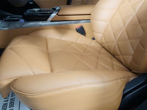 Certified 2025 BMW 740i RWD image 9
